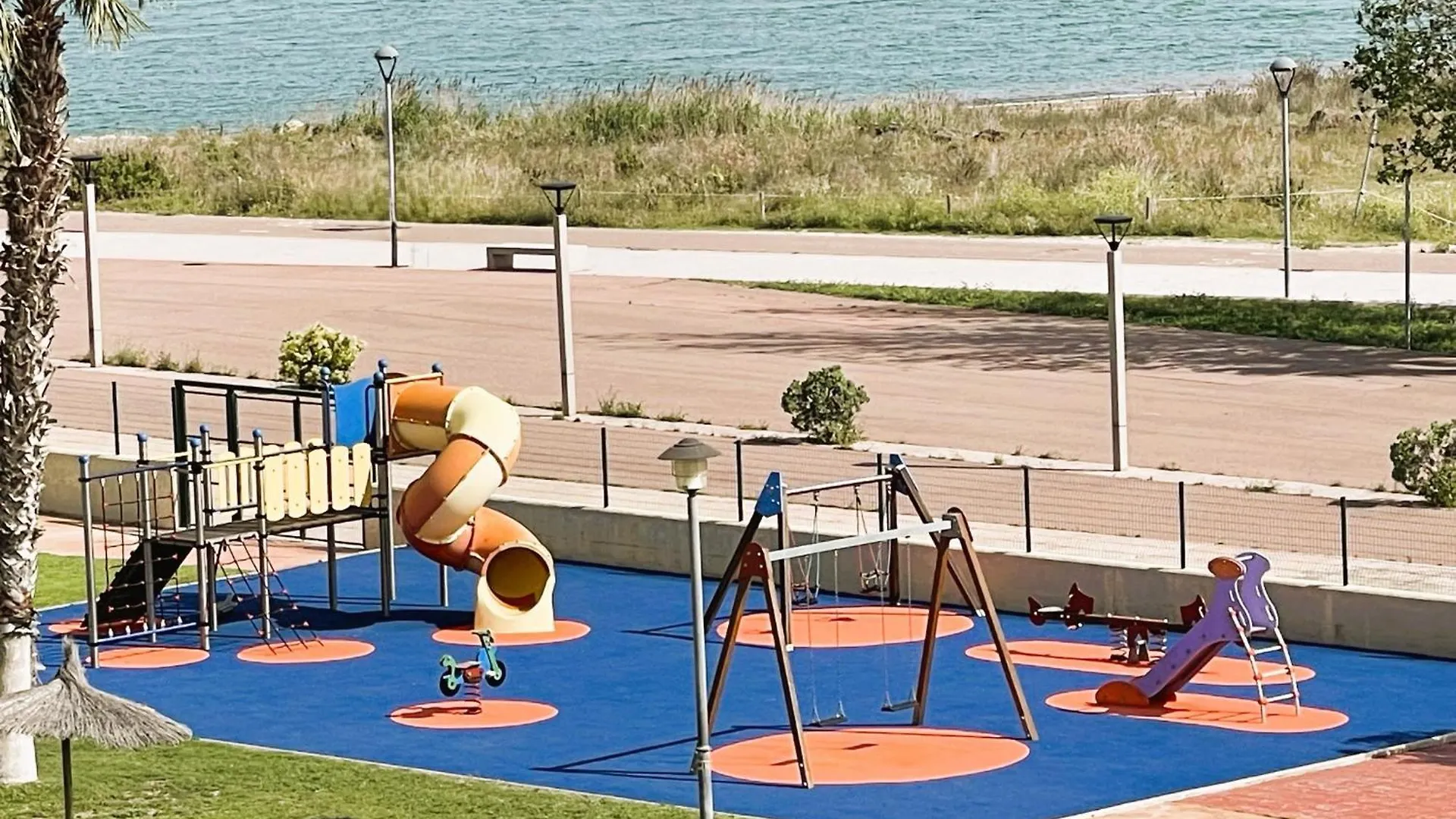 Appartamento Onze - Primera Linea De Mar Con Piscina Cubelles Spagna