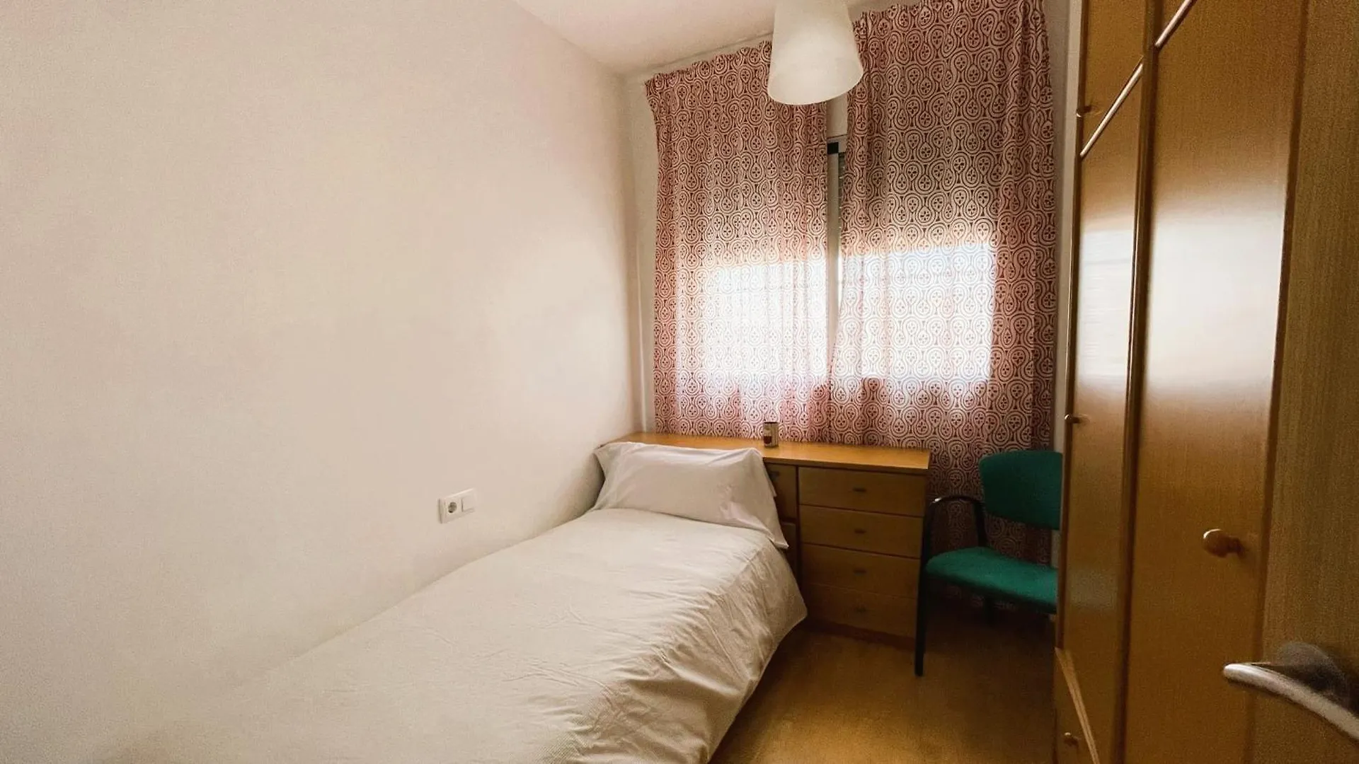 Onze - Primera Linea De Mar Con Piscina Cubelles
